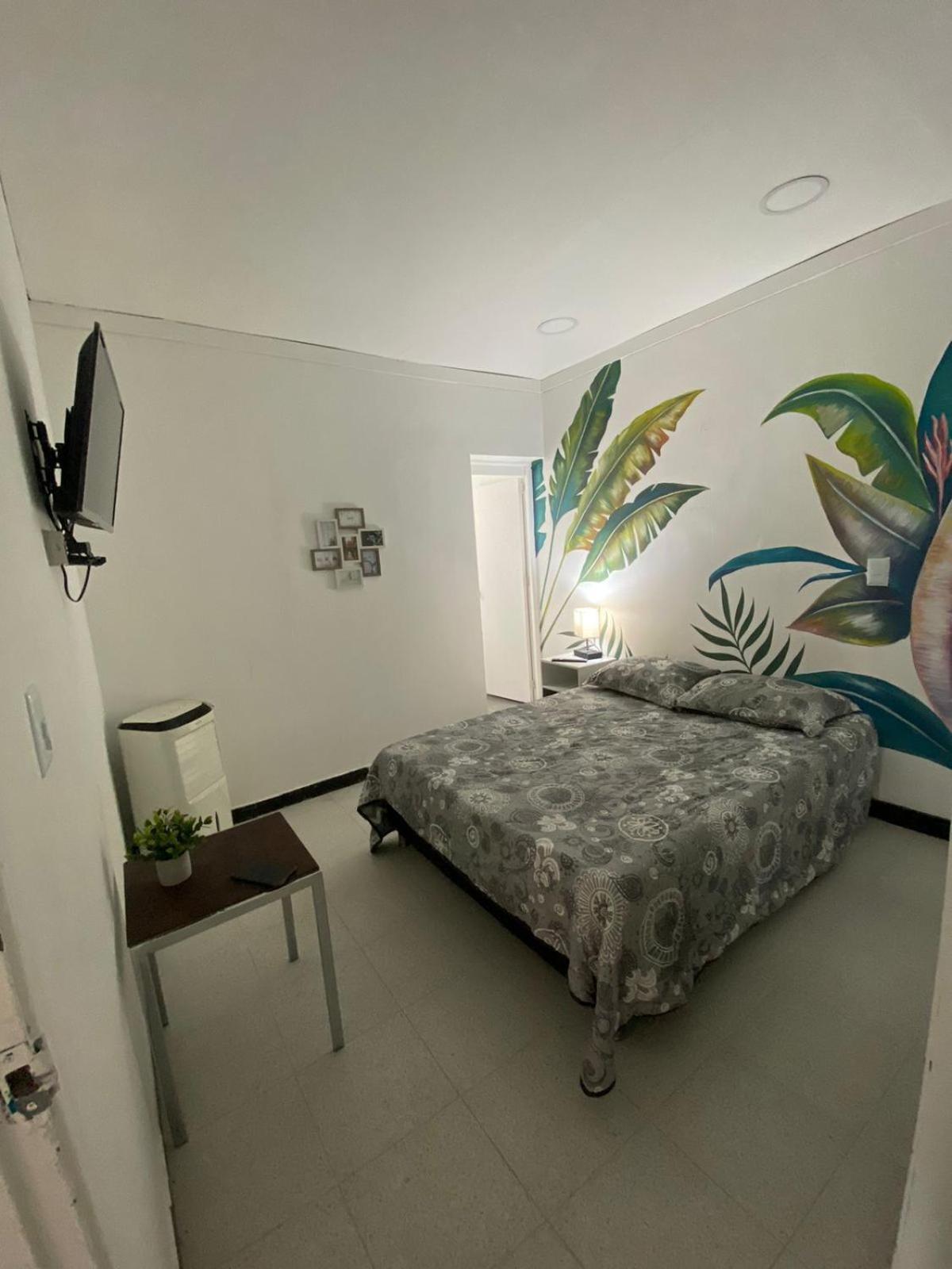 Baku Laureles Hostel Medellin Exterior photo