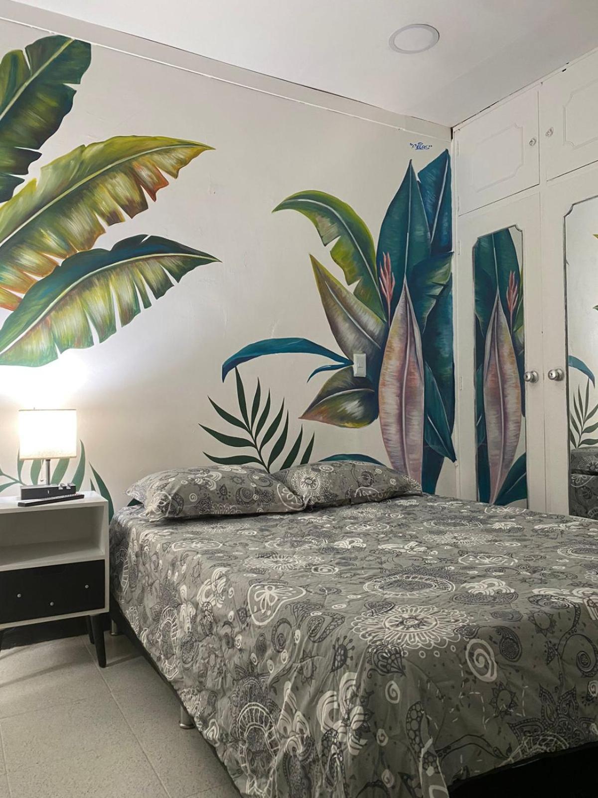 Baku Laureles Hostel Medellin Exterior photo